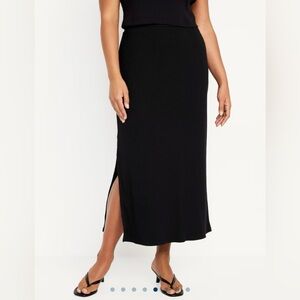 Old Navy Women’s High-Waisted Rib-Knit Maxi Skirt- Size LG- Black Hits above